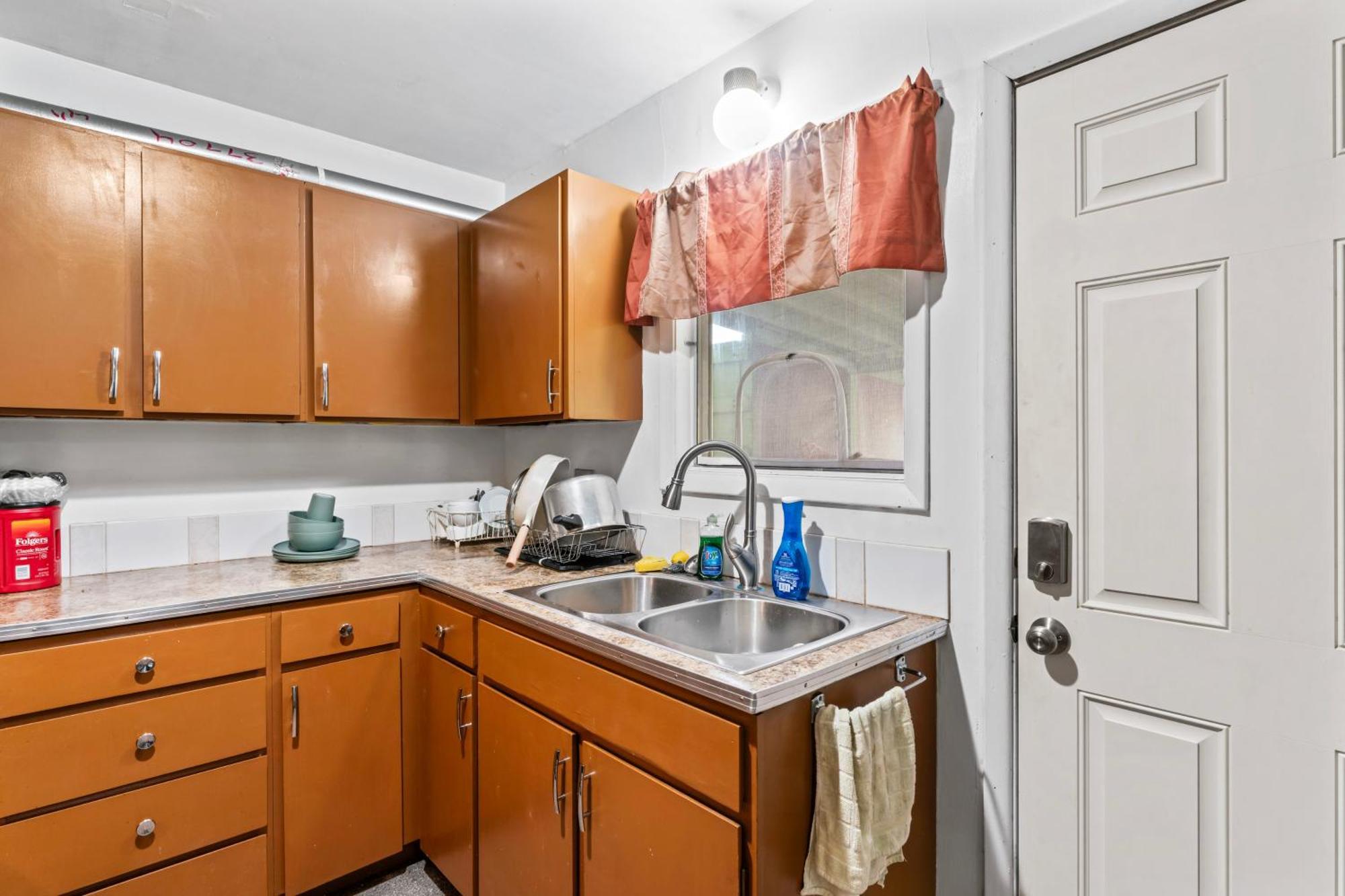 Compact, Comfortable And Cozy Too Anchorage Exterior photo